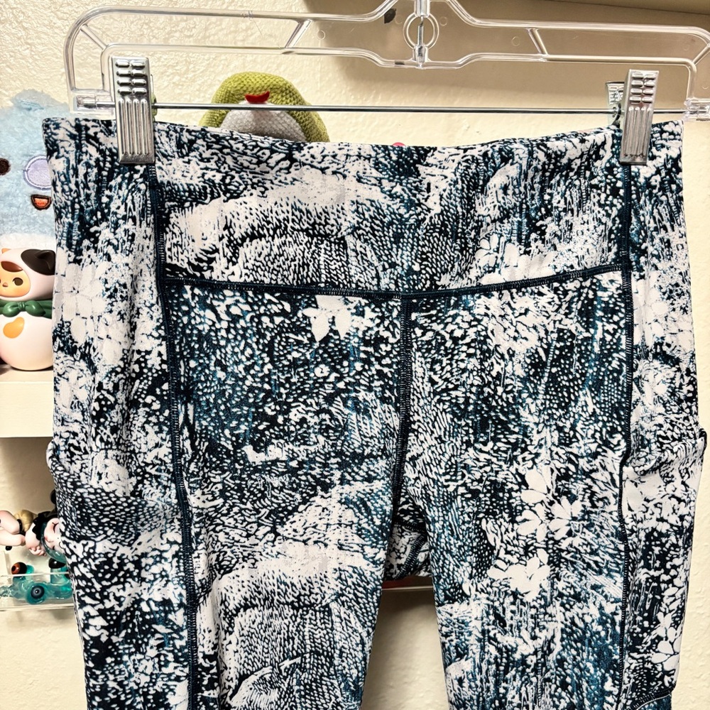 Lululemon Speed Up Tight *Full-On Luxtreme 28"
Wildwood Multi Size 6 - Picture 4 of 11